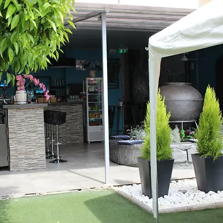 Mariandry Boutique * לרנקה